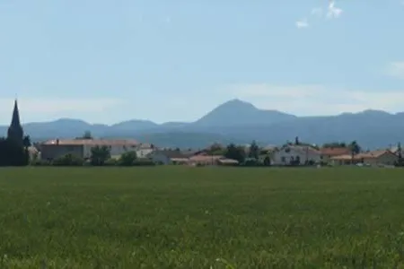 Au Coeur Des Volcans Et Lacs D'auvergne