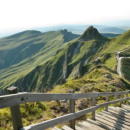 Au Coeur Des Volcans Et Lacs D'auvergne Villa Saint-Beauzire (Puy-de-Dome)