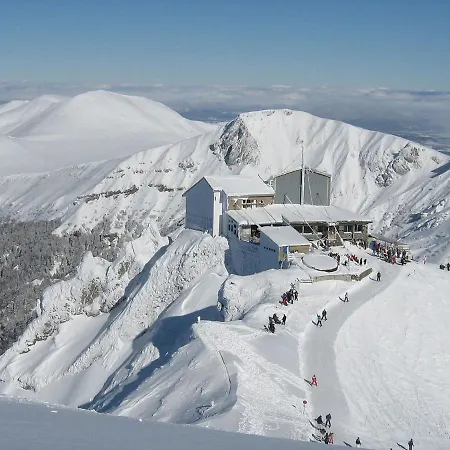Au Coeur Des Volcans Et Lacs D'auvergne * Saint-Beauzire (Puy-de-Dome)